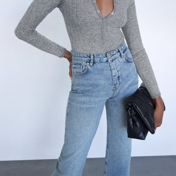 ZARA High Rise Straight Jeans, size 26/US 2 - Picture 2 of 2